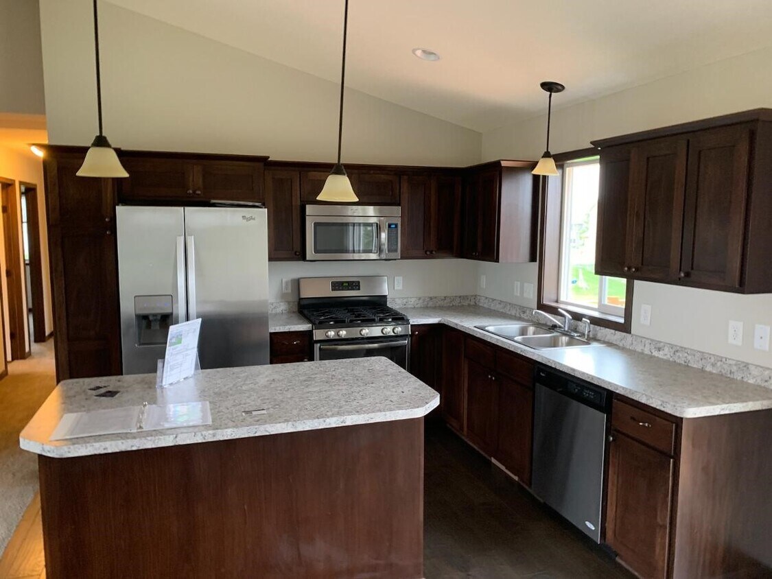 4392 89th St NE, Monticello, MN 55362 House Rental in Monticello, MN