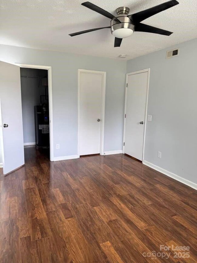 Building Photo - 3139 Heathstead Place