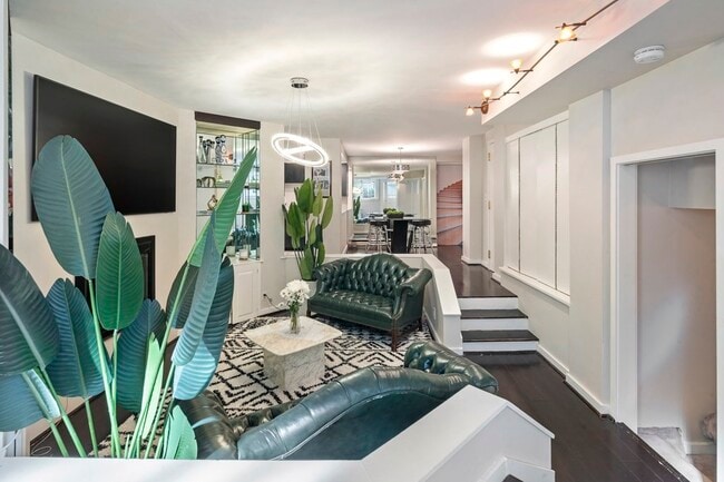 Foto del edificio - 243 Beacon St