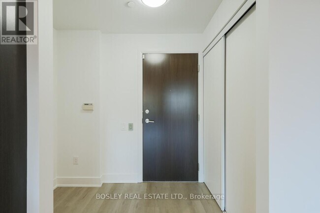 Building Photo - 7608 Yonge St