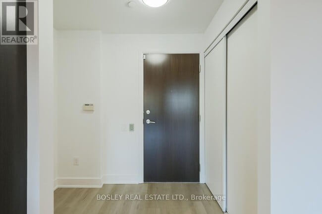 Photo du bâtiment - 7608 Yonge St