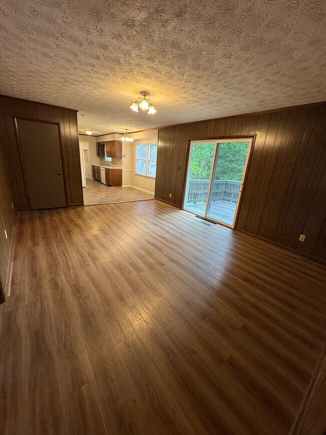 Foto del edificio - 1215 Wildoak Dr