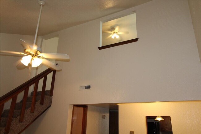 Foto del edificio - 1901 E Lindsey St