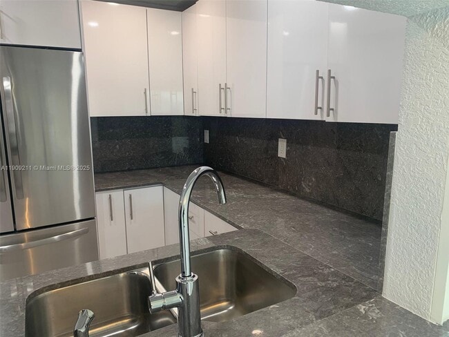 Foto del edificio - 16751 NE 9th Ave