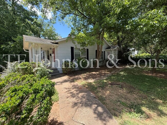 Building Photo - Charming Duplex in Winston-Salem
