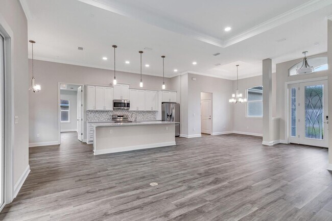 Foto del edificio - Stunning 4 Bedroom, 2 Bathroom Home on Qui...