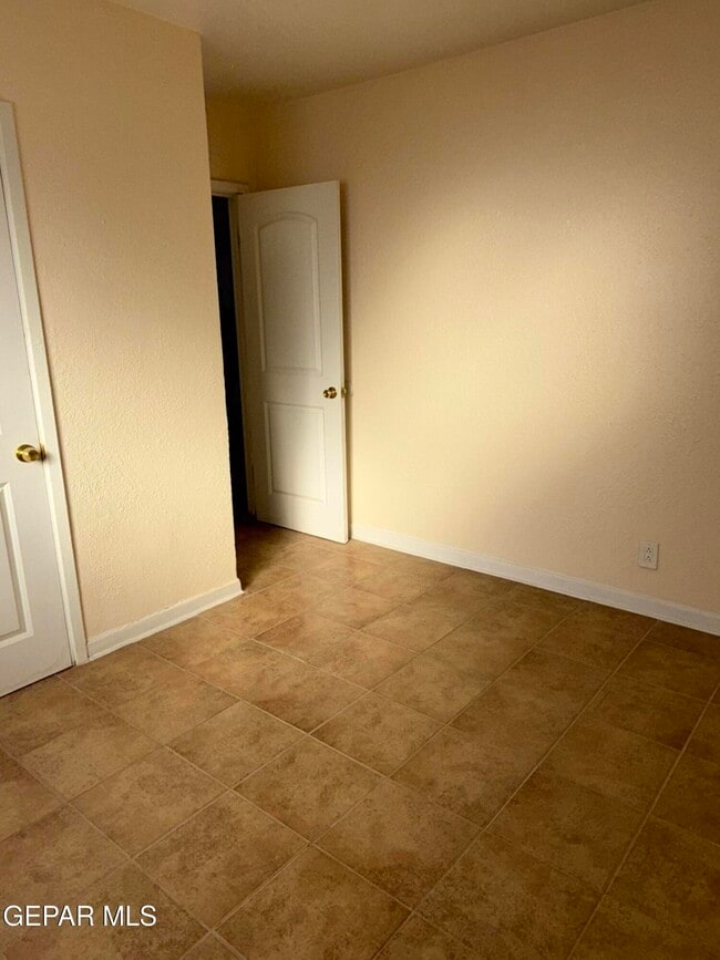 Building Photo - 2532 Mountain Ave