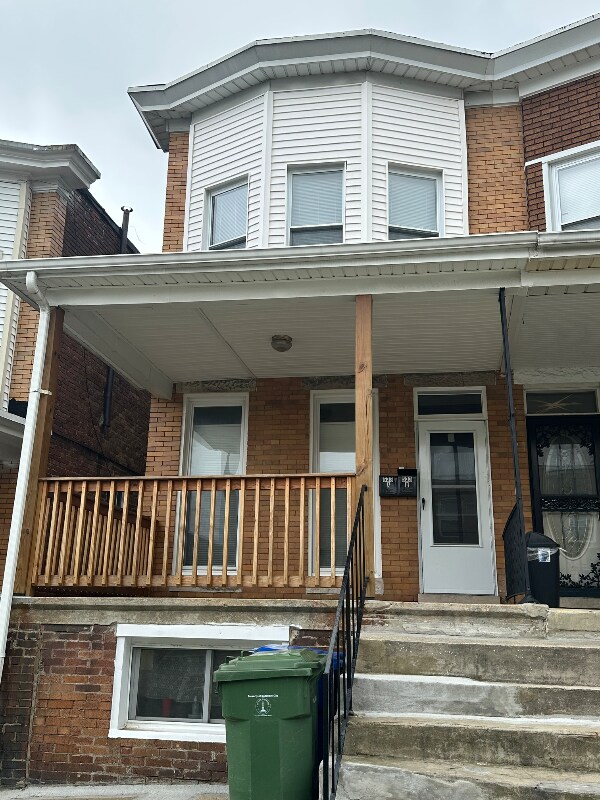 Primary Photo - 533 Oakland Ave