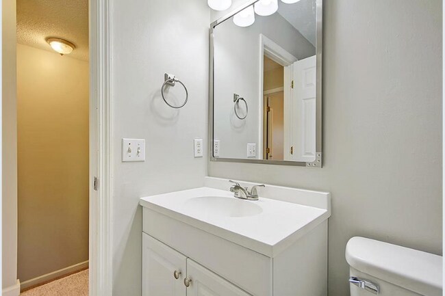 Building Photo - 1820 Mepkin Rd