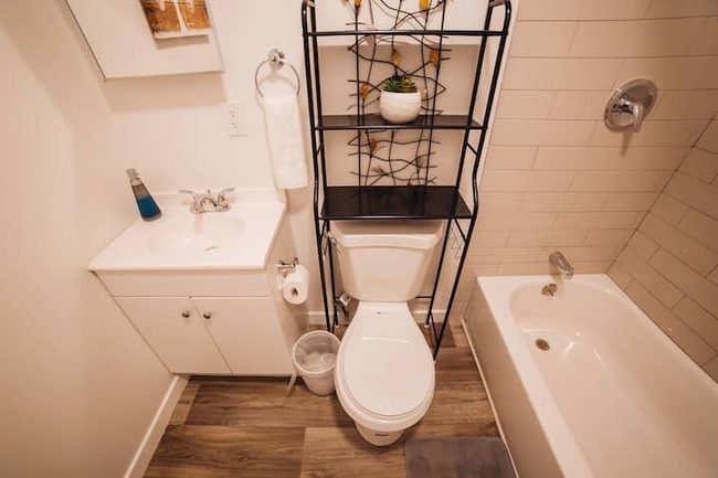 Building Photo - 2115 N Raymond Ave