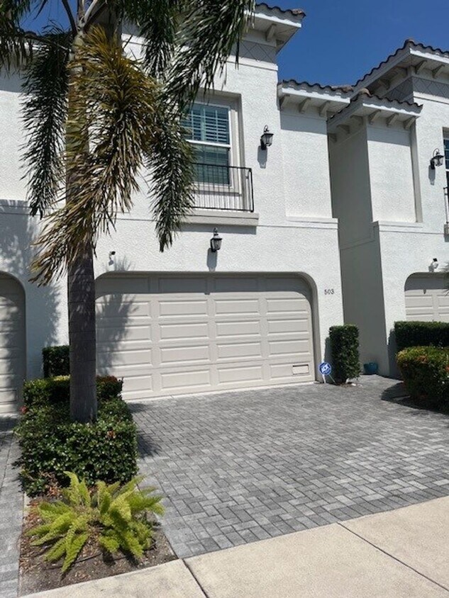 Foto principal - Beautiful 3/3 TH in Westshore!