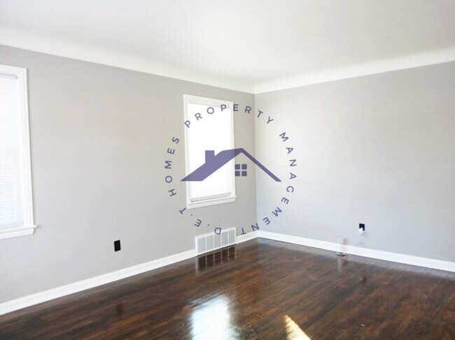 Foto del edificio - 20221 Evergreen Rd