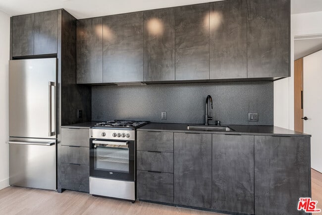 Foto del edificio - 10700 Tabor St