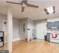 Building Photo - 59 N Sycamore Ave