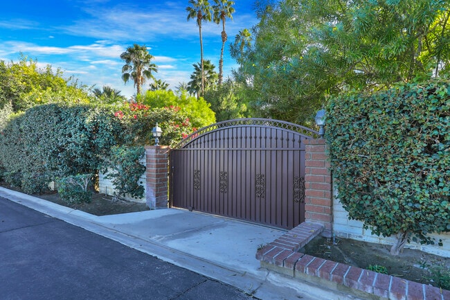 Foto del edificio - 261 Cordoba Way