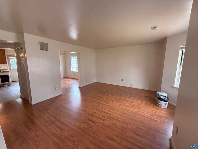 Foto del edificio - 2319 Finch Ct