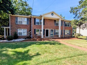 Building Photo - 732 Holder Dr