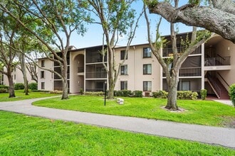 Building Photo - 204 Foxtail Dr