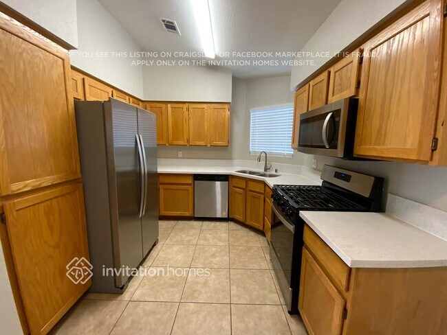 Building Photo - 4041 Hazelridge Dr