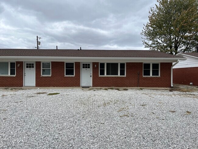 Foto del edificio - 2924 S County Road 1050 E