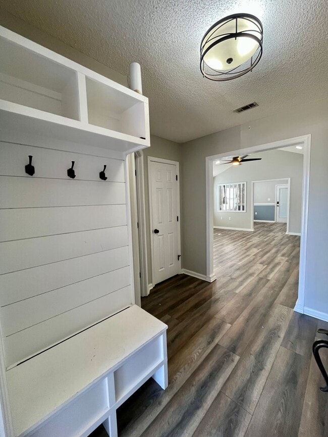 Foto del edificio - 4133 Hamilton Cir