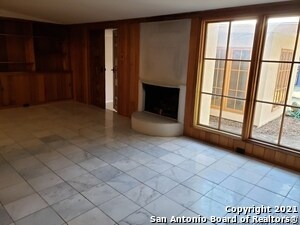 Foto del edificio - 118 E Elmview Pl