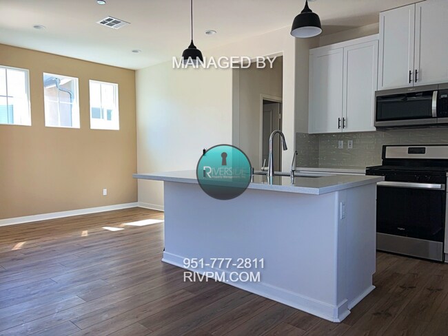 Building Photo - DISCOVER YOUR DREAM HOME IN SHADY TRAILS!!...
