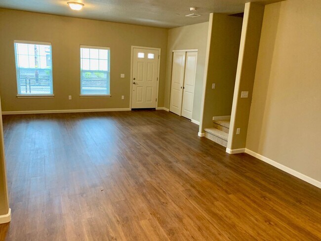 Foto del edificio - New Townhome Steps from Willamette River