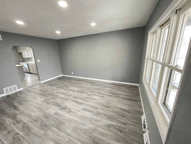 Foto del edificio - 2466 S 15th St