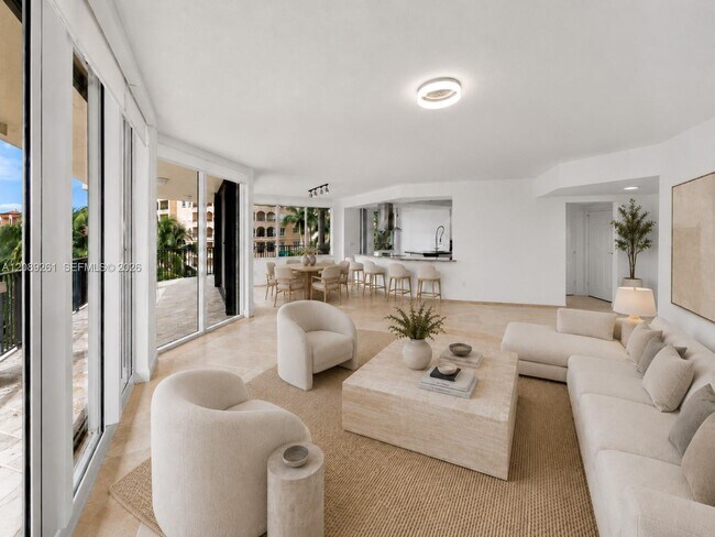 Foto del edificio - 13627 Deering Bay Dr
