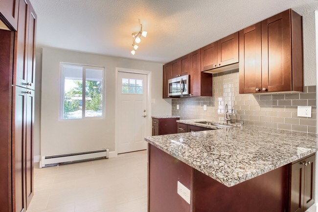 Kitchen - 4812 W 8th Ave