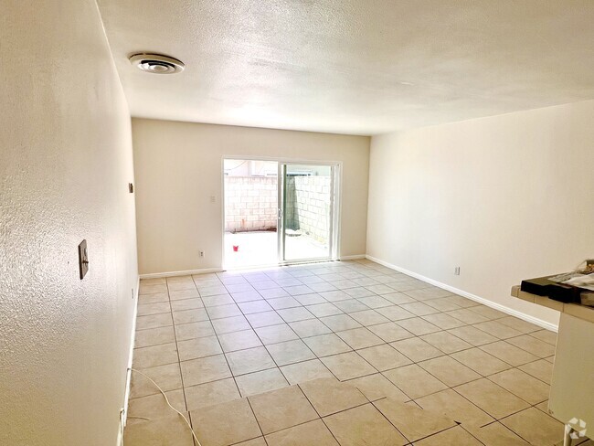 Building Photo - 619 W Provential Dr