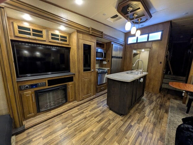 Building Photo - 1054 Cross Springs Ct