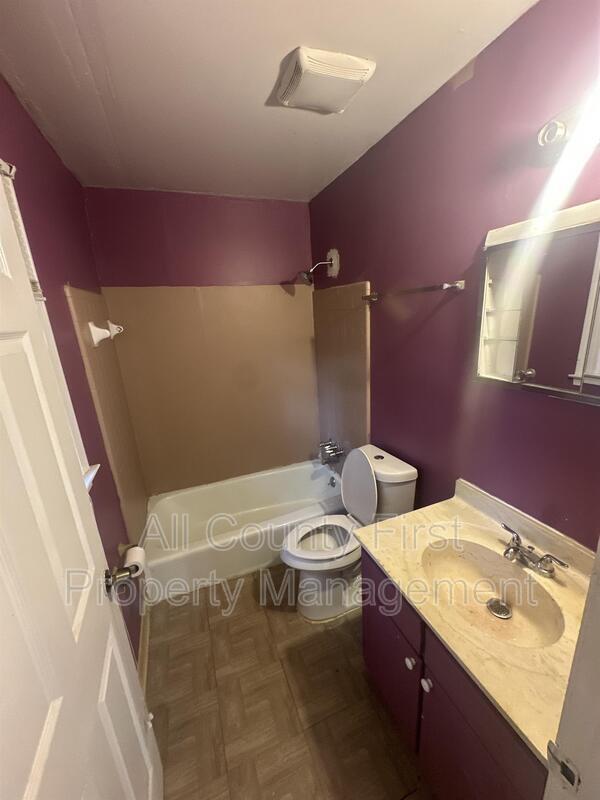 Building Photo - 428 Rays Rd