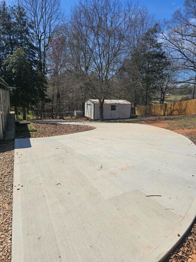 Foto del edificio - 134 Rolling Dr