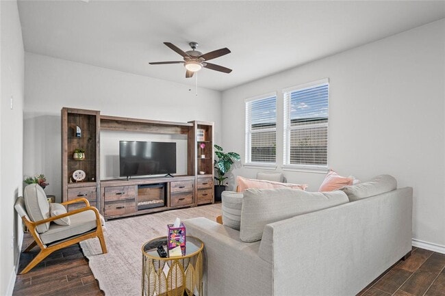 Foto del edificio - 7325 Loggia Pl