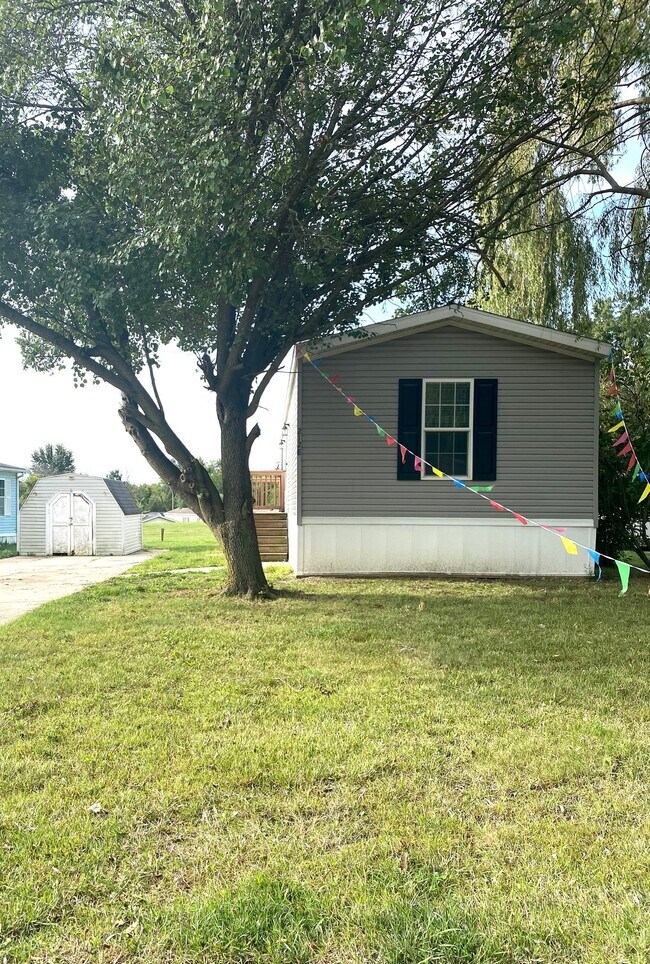 Foto del edificio - 2128 N Sheeran Dr