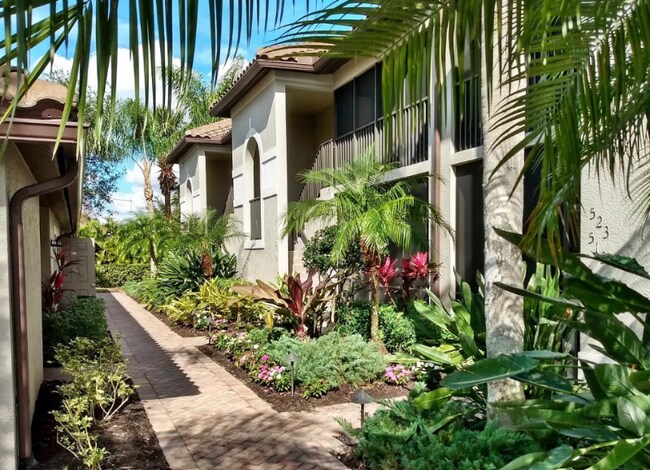 Foto del edificio - 10240 Heritage Bay Blvd