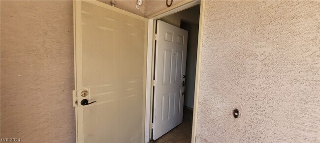 Building Photo - 5523 Jose Leon St