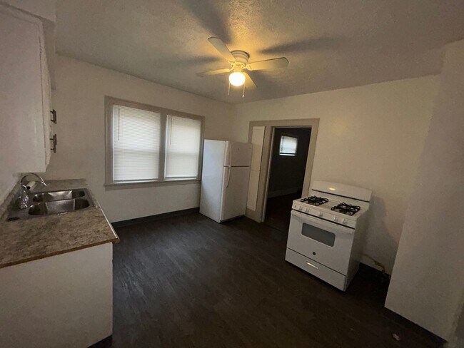 Foto del edificio - 4067 E 143rd St