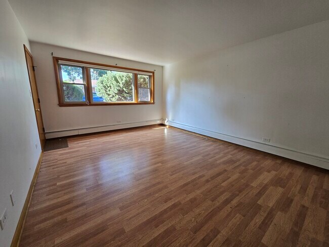 Foto del edificio - 7124 W Jarvis Ave