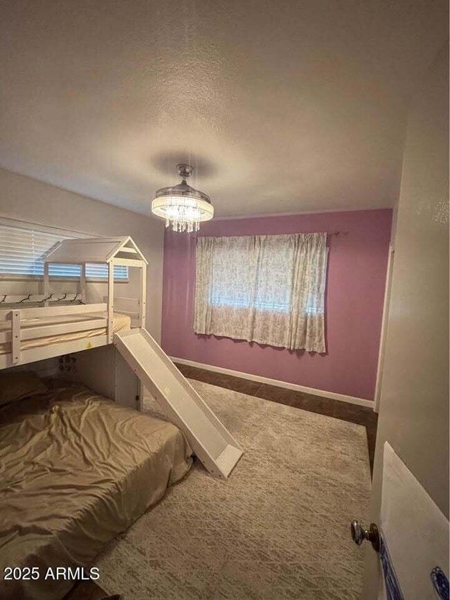 Foto del edificio - 4105 E Lewis Ave