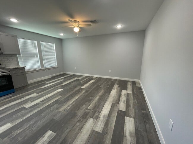 Building Photo - 4114 Majestic St