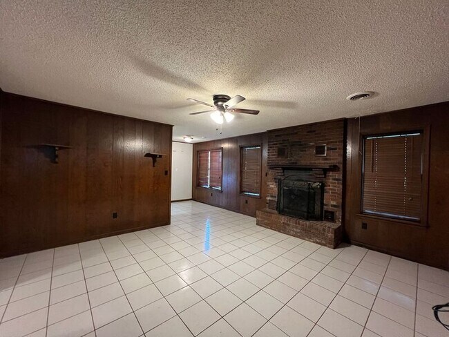 Foto del edificio - 4740 US-70