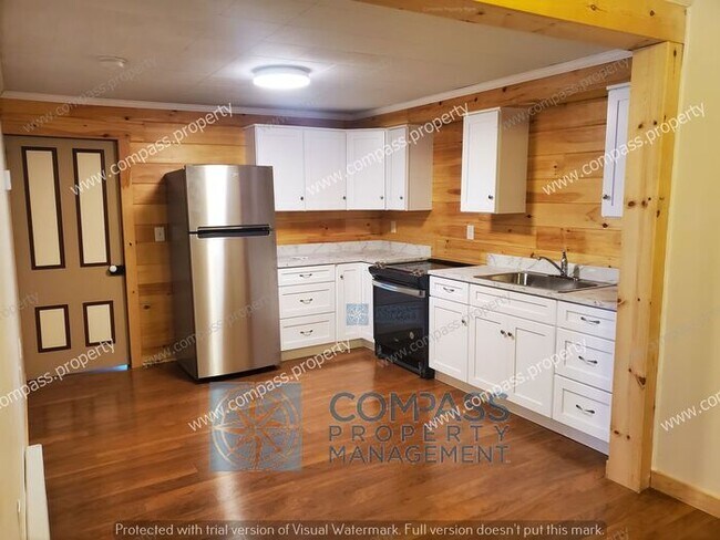 Building Photo - Beautiful 2 Bedroom Remodeled Apartment