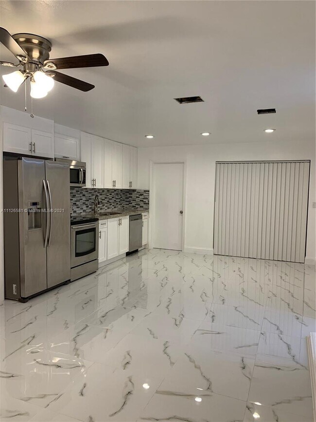 Foto del edificio - 5000 SW 92nd Terrace