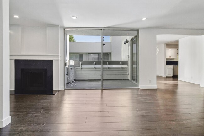Foto del edificio - 429 N Oakhurst Dr