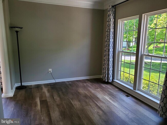 Building Photo - 11406 Palace Cir