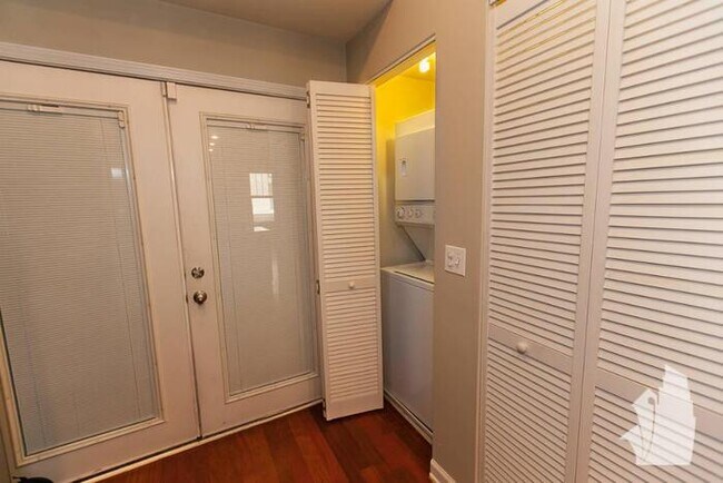 Foto del edificio - 1358 W Greenleaf Ave