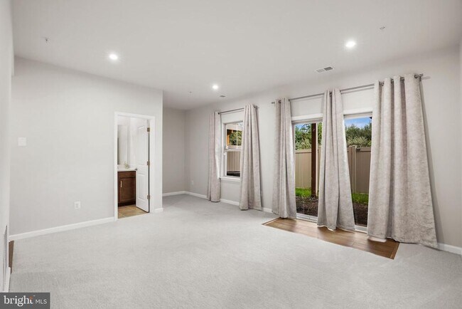 Foto del edificio - 3421 St Robin Ln